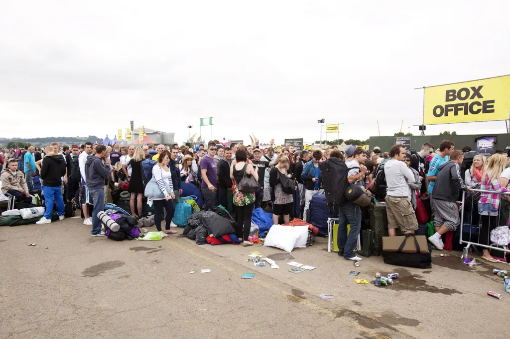 Festivalgoers and atmosphere at Global Gathering 2010